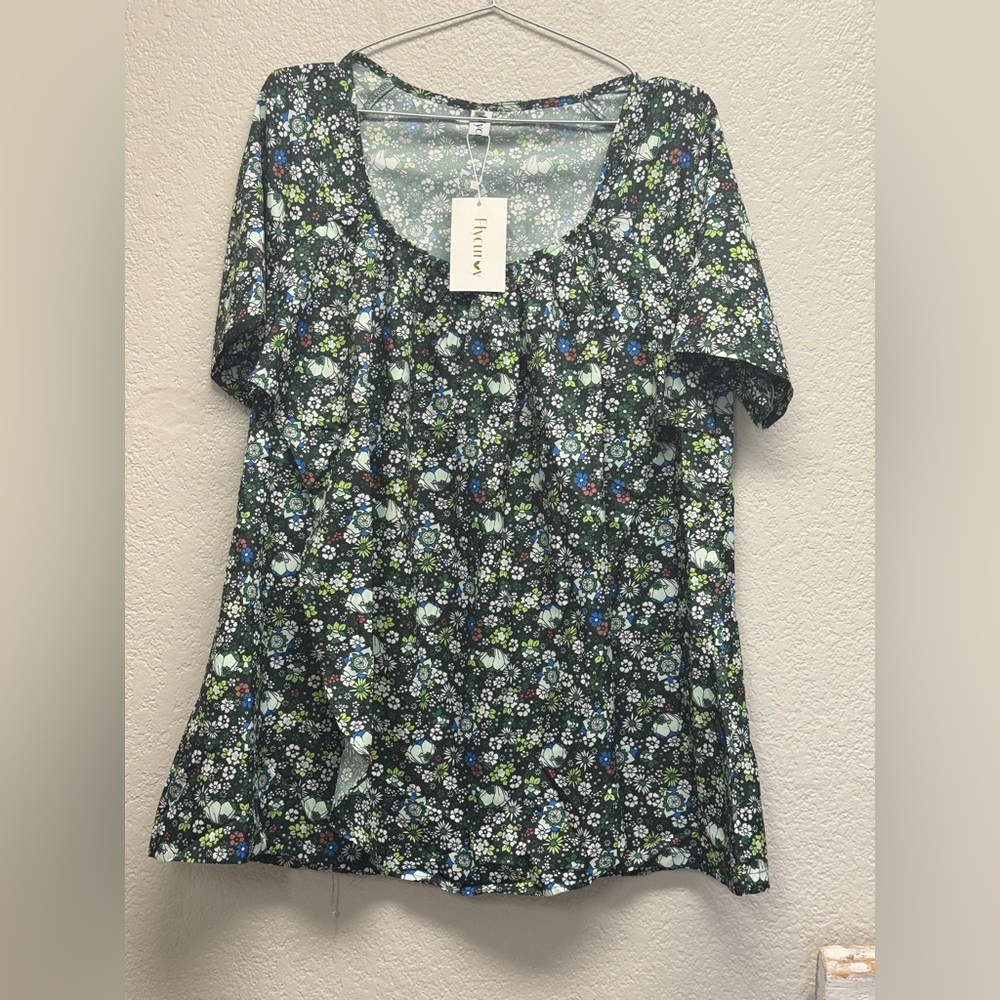 Flycurvy XL greenFloral Scoop Neck Short Sleeve Top pit 23” L 29 NWT